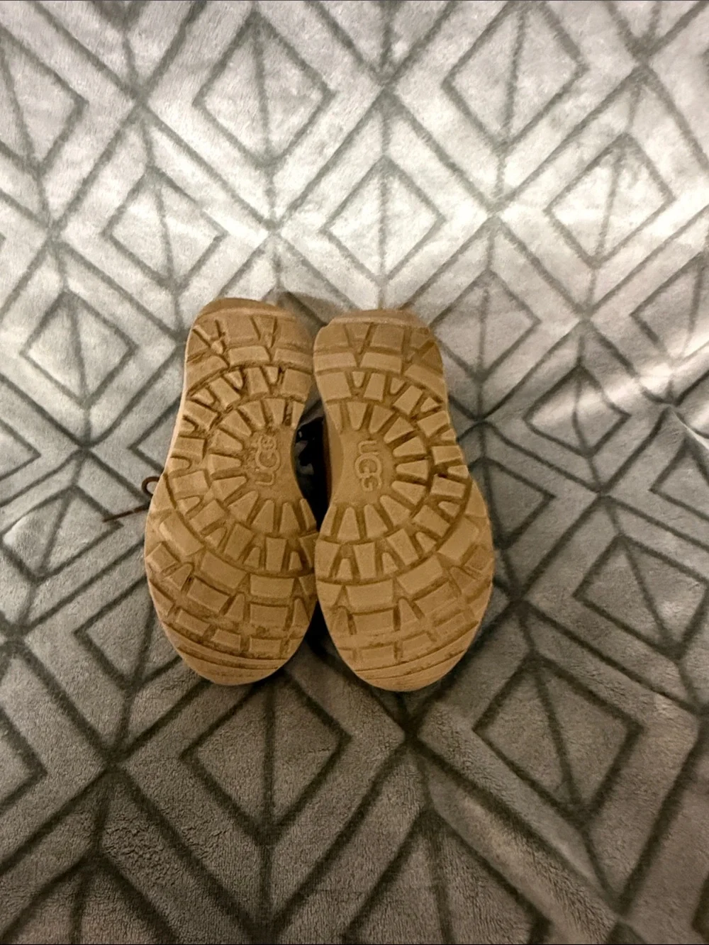 Boys Casual Suede UGG Boots in Tan